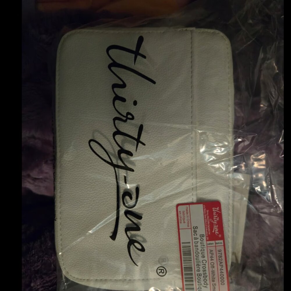 Thirty-One Boutique crossbody white smooth pebble